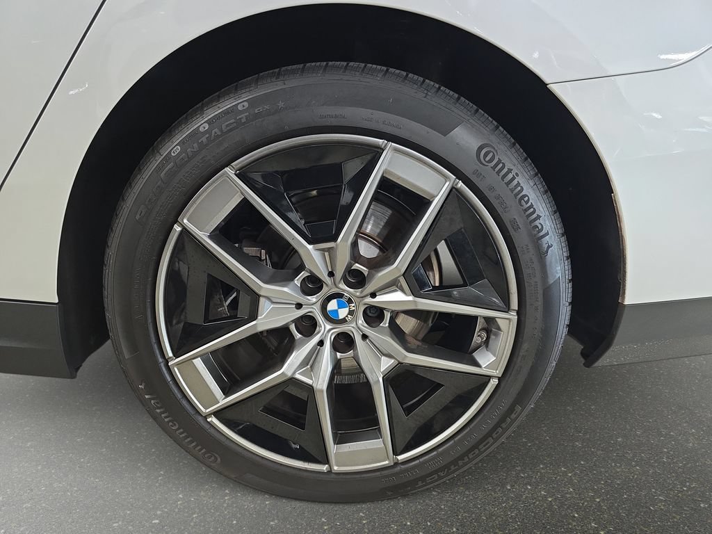 Used 2026 BMW 530i RWD image 32