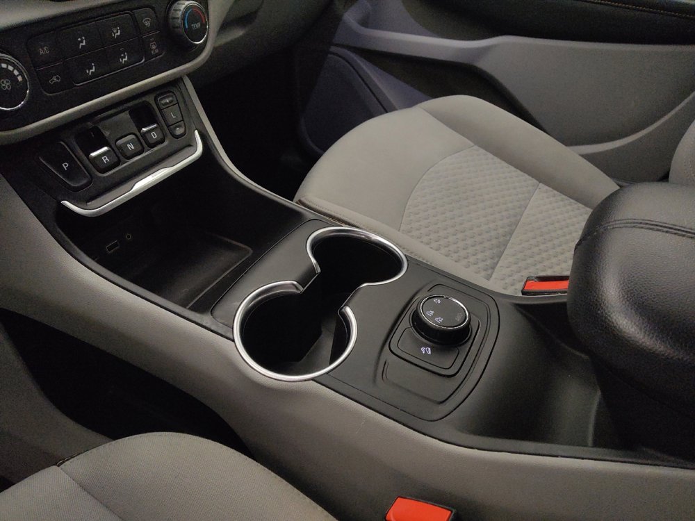 Used 2018 GMC Terrain SLE image 26