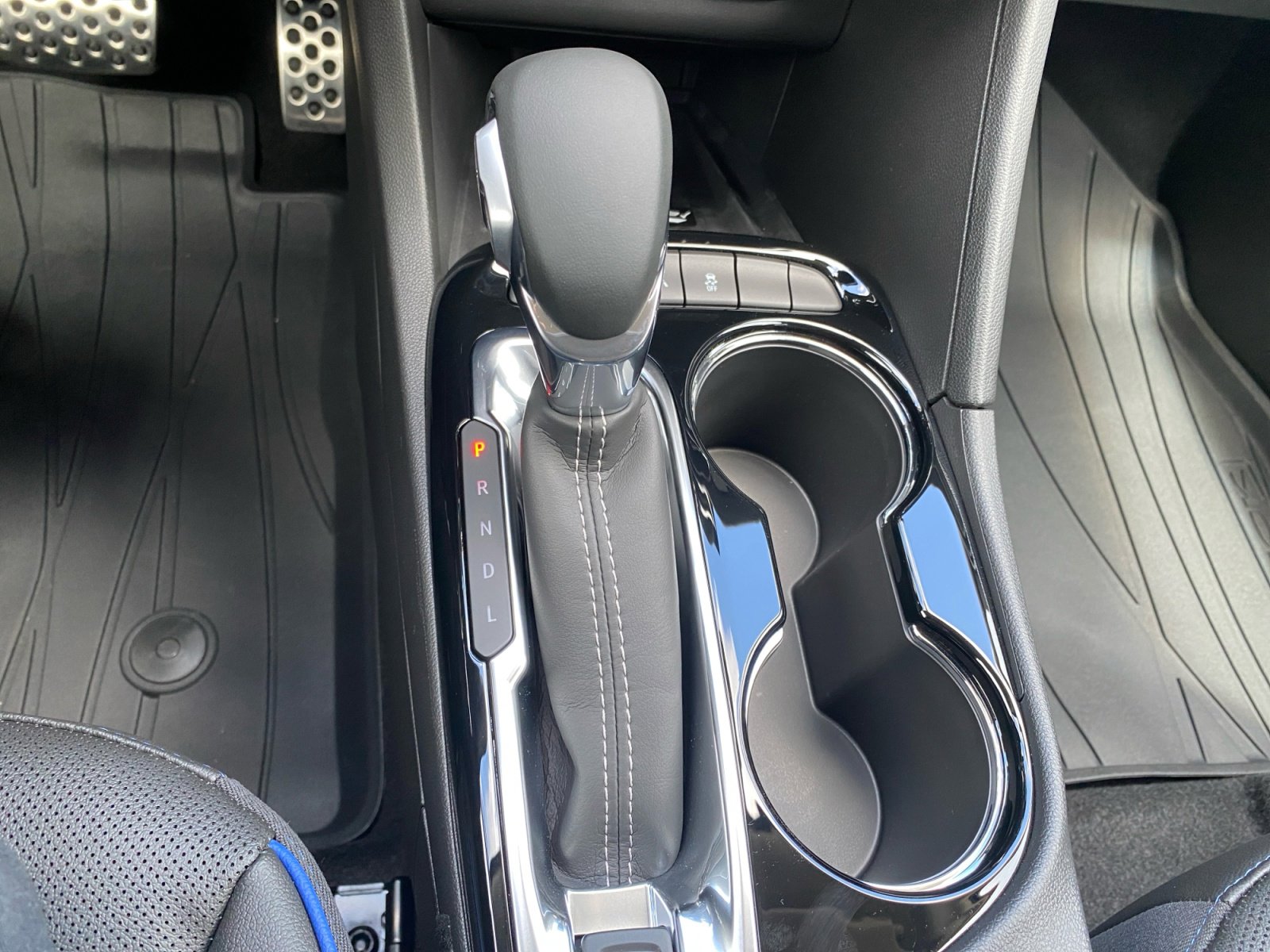 New 2026 Buick Encore GX Sport Touring w/ Advanced Technology Package FWD image 22