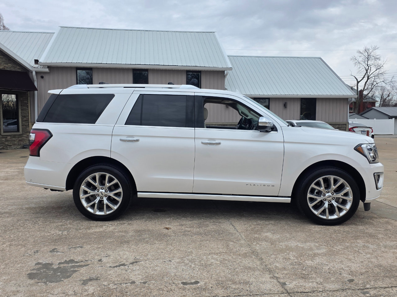Used 2019 Ford Expedition Platinum image 25