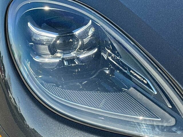 Used 2024 Porsche Macan image 34