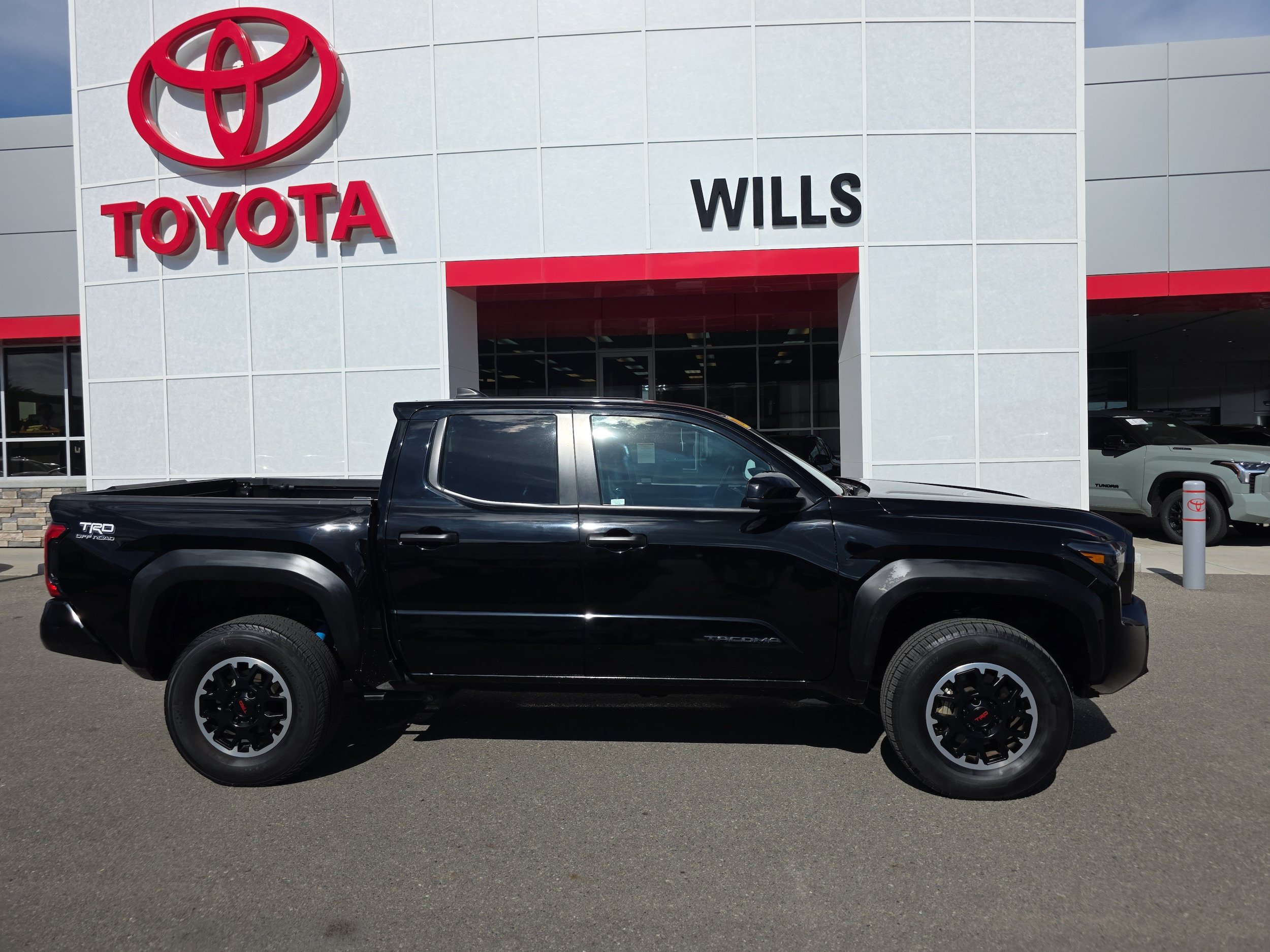 Used 2024 Toyota Tacoma TRD Off-Road AWD/4WD image 1