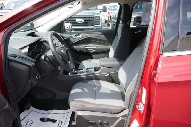 Used 2018 Ford Escape SE image 2