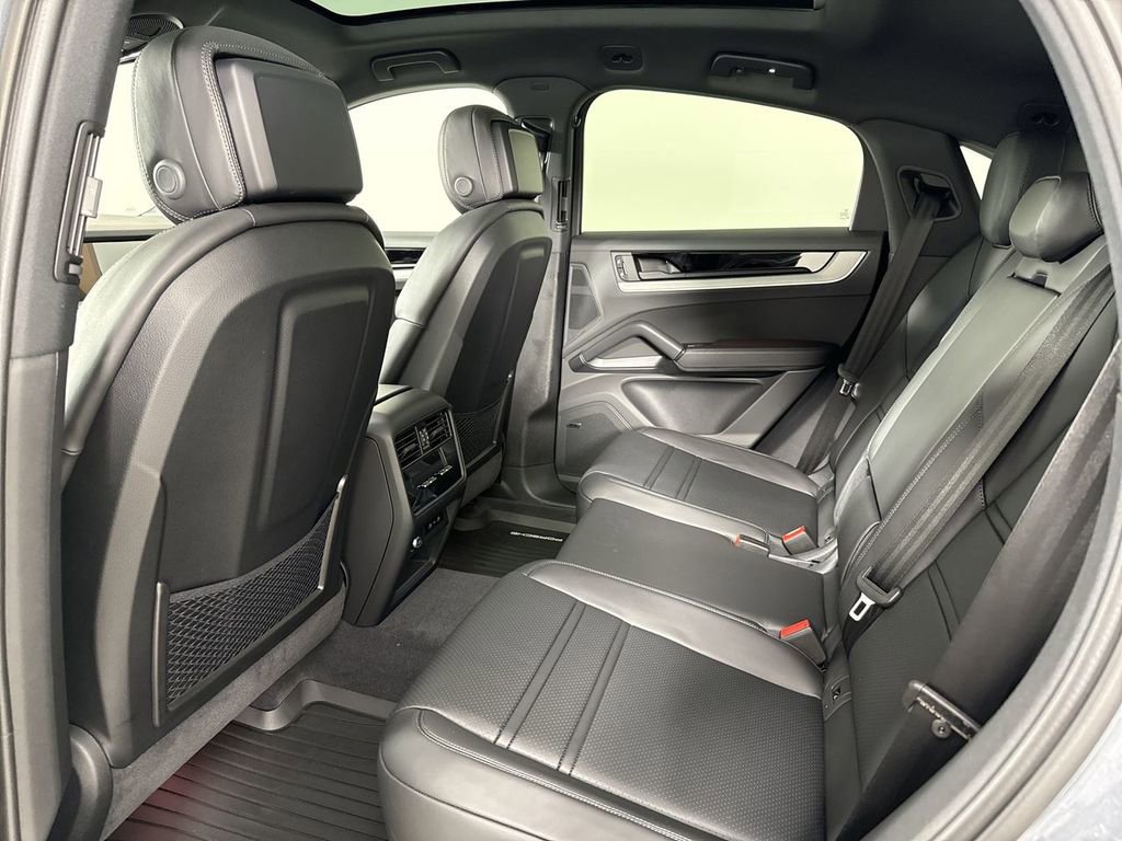 New 2026 Porsche Cayenne Coupe AWD/4WD image 25