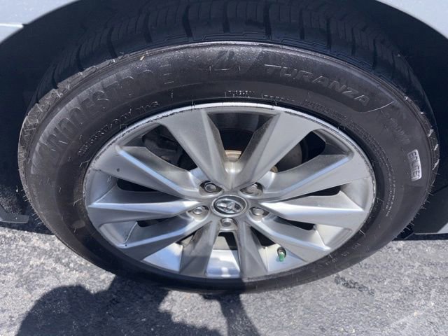 Used 2016 Toyota Camry XLE w/ Moonroof Package FWD image 25