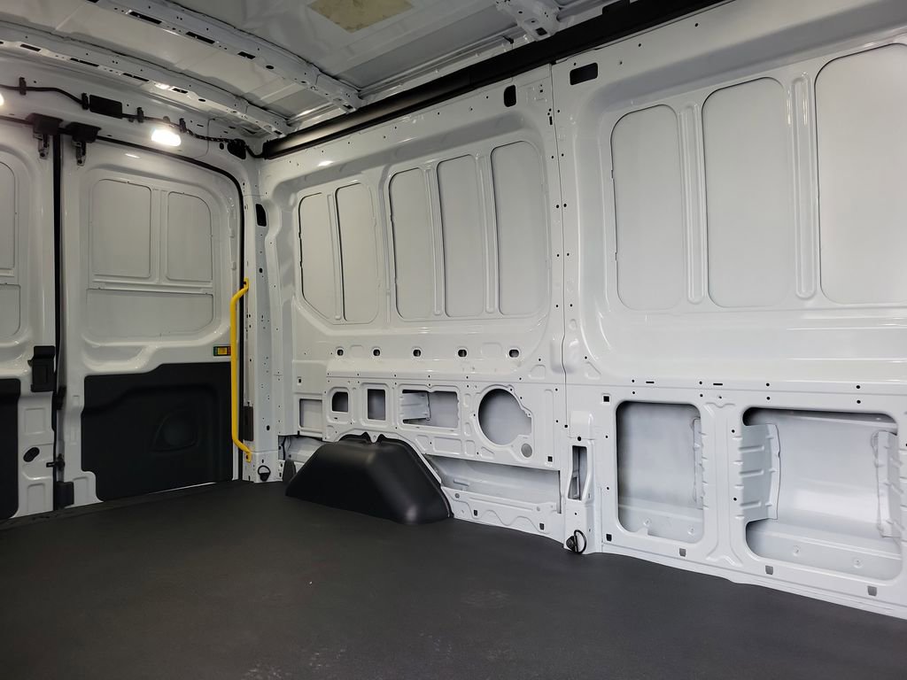 New 2025 Ford Transit 250 148 Medium Roof image 13