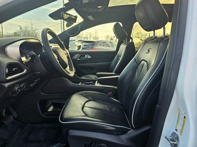 Used 2022 Chrysler Pacifica Limited w/ S Appearance Package image 18