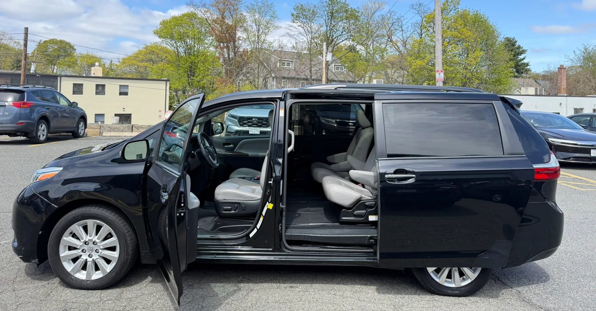 Used 2015 Toyota Sienna Limited AWD/4WD image 9