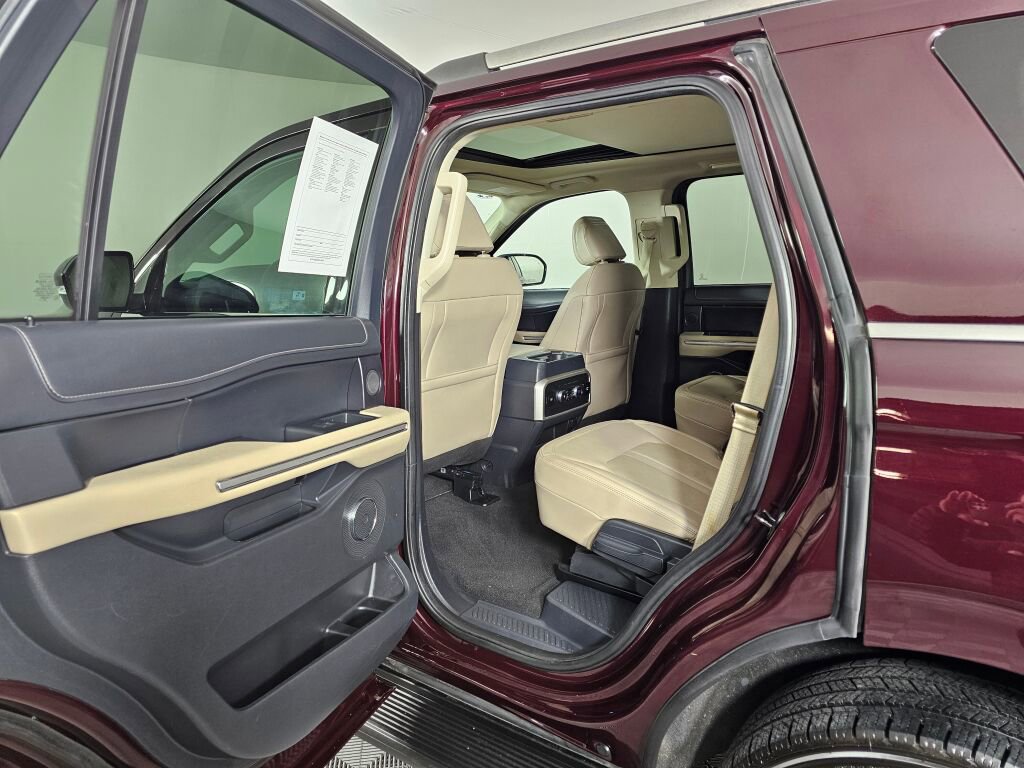 Used 2024 Ford Expedition Limited image 34