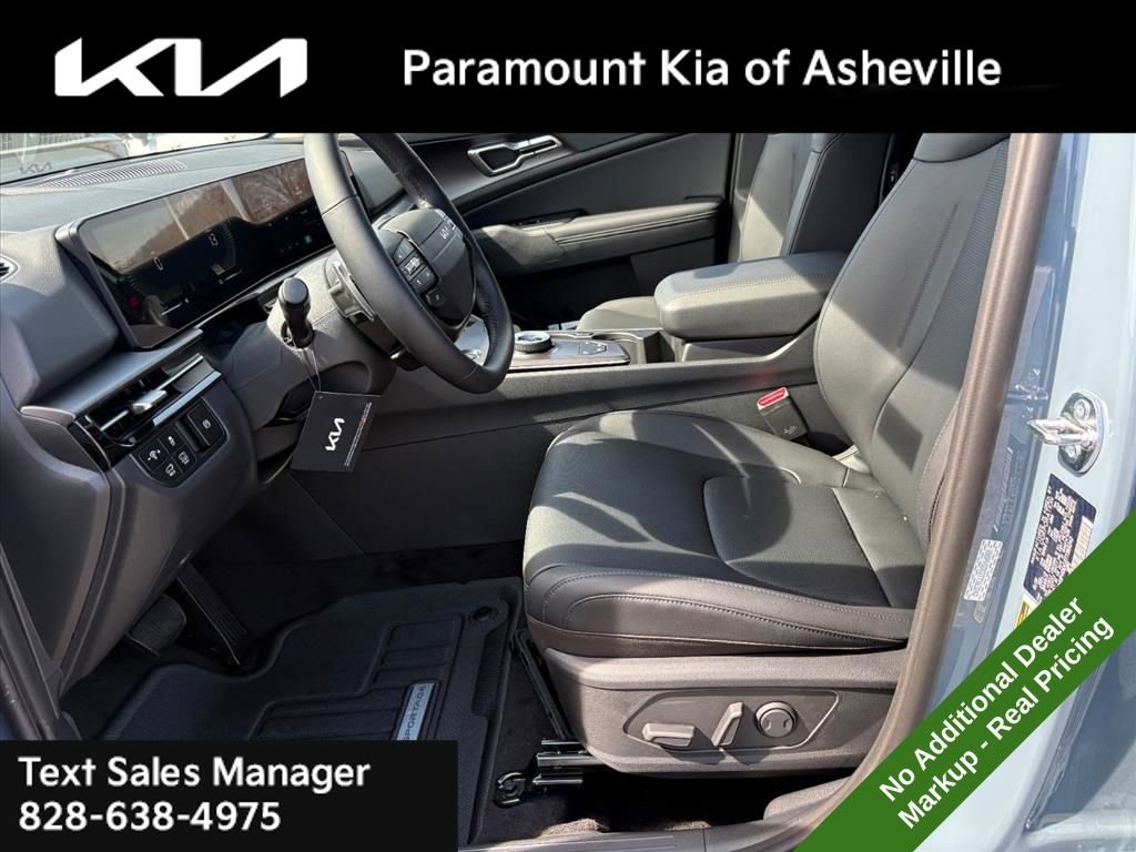 New 2026 Kia Sportage EX image 18