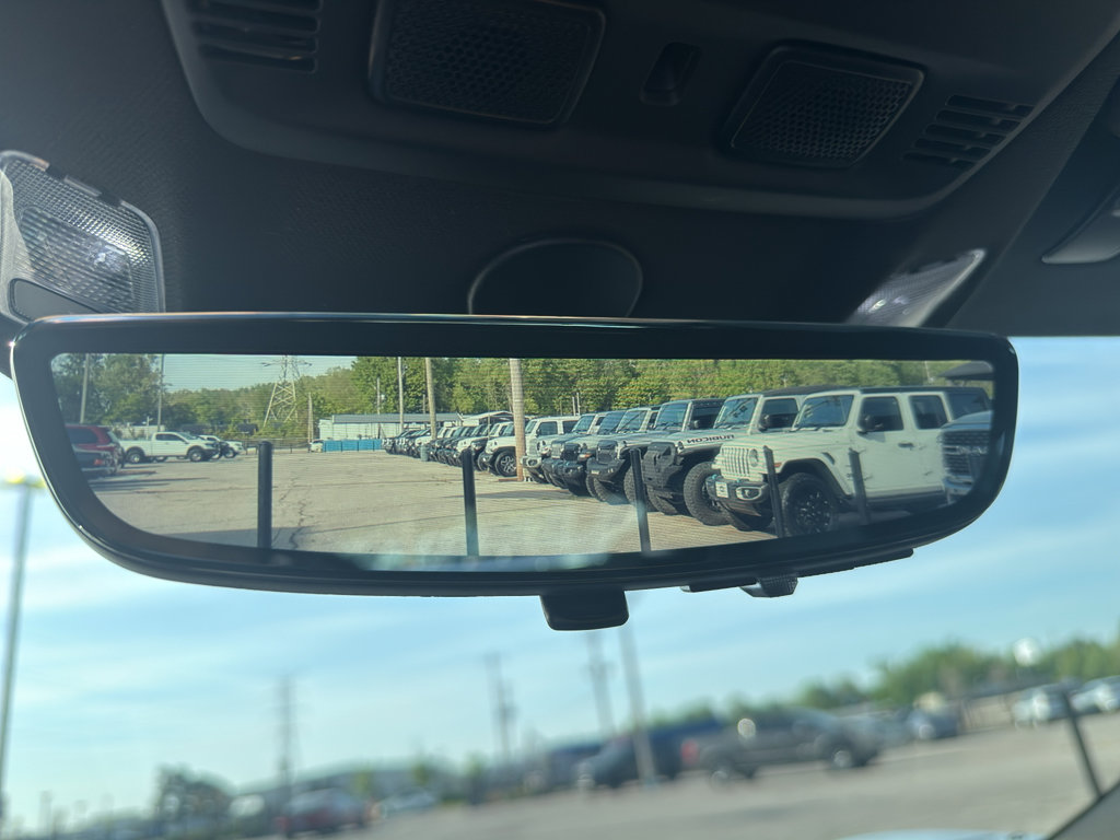 Used 2024 Chevrolet Corvette Stingray Coupe image 16