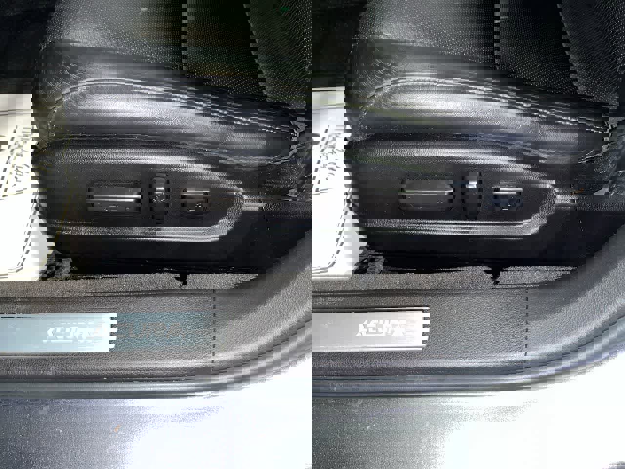 Used 2020 Acura TLX w/Technology Pkg image 14