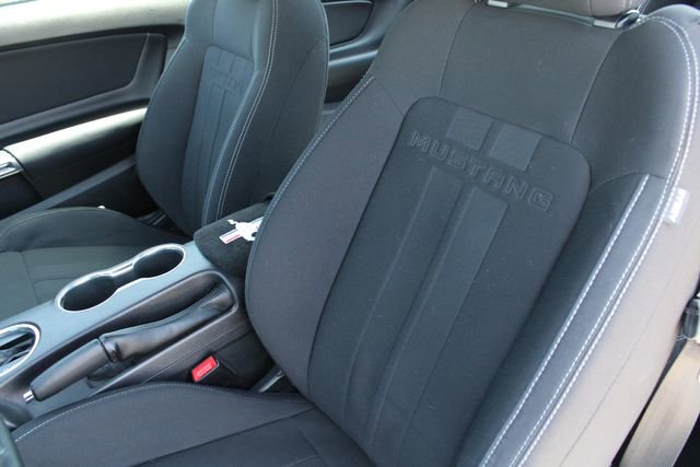 Used 2020 Ford Mustang Coupe image 4