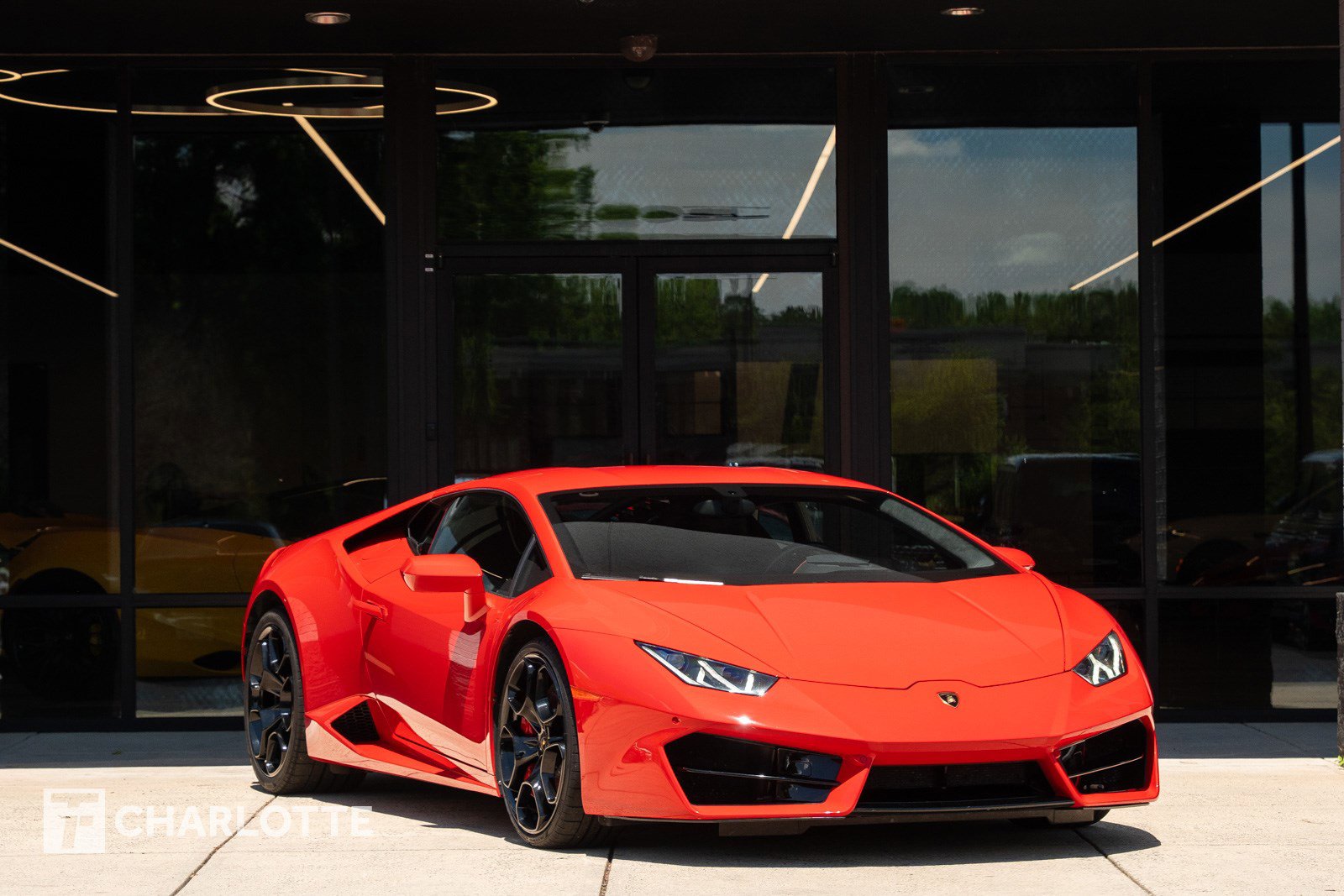 Used 2016 Lamborghini Huracan LP 580-2 RWD image 1