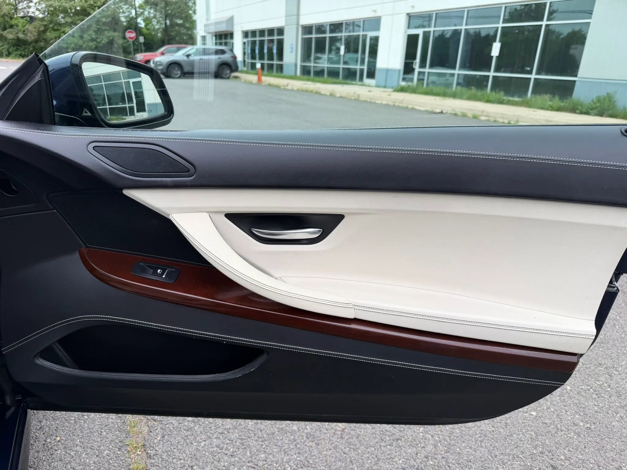 Used 2014 BMW 650i xDrive Convertible AWD/4WD image 39