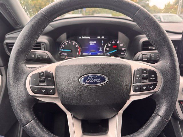 Used 2023 Ford Explorer XLT AWD/4WD image 15