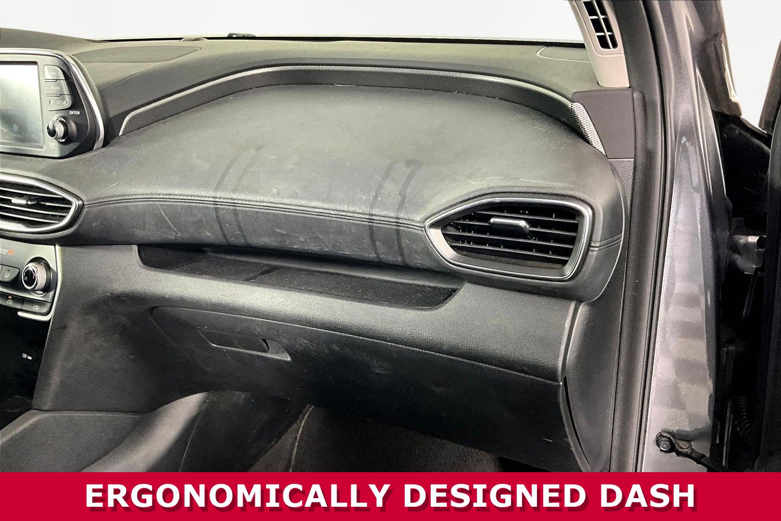 Used 2019 Hyundai Santa Fe SE image 24