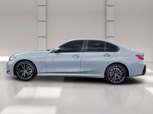 Used 2023 BMW 330e RWD image 2