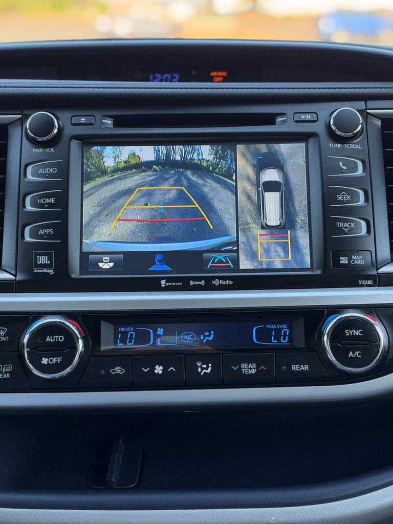 Used 2017 Toyota Highlander Limited Platinum AWD/4WD image 21