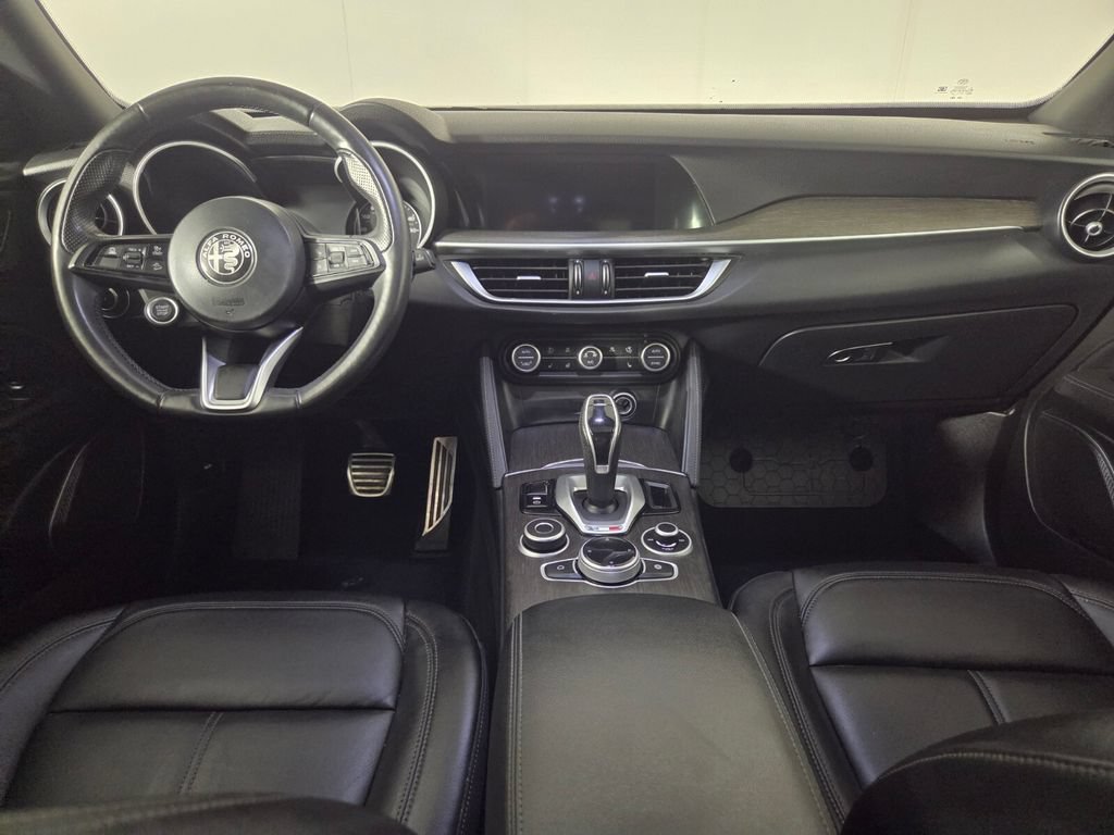 Used 2023 Alfa Romeo Stelvio Ti AWD/4WD image 27