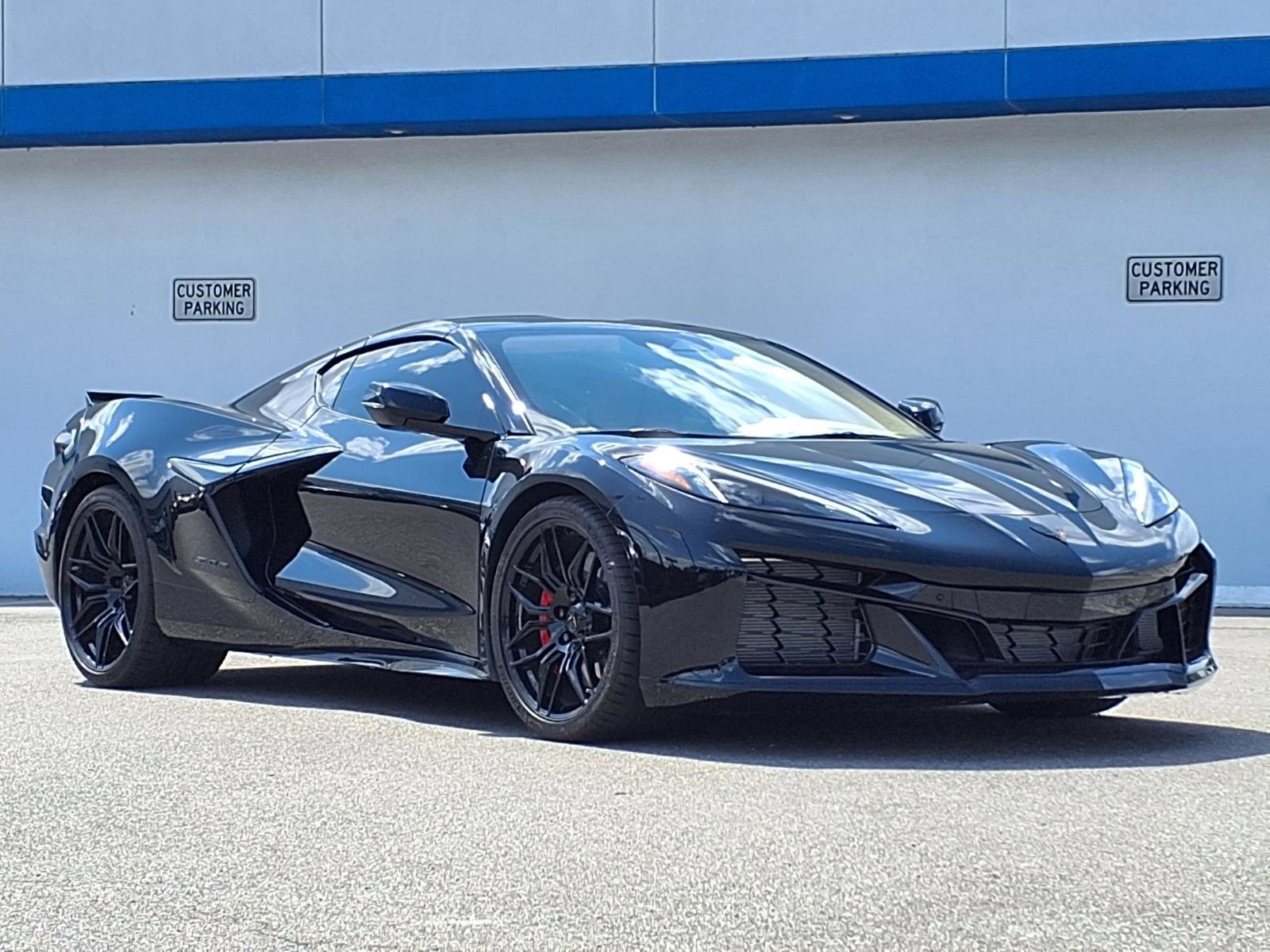 Used 2024 Chevrolet Corvette Z06 image 1