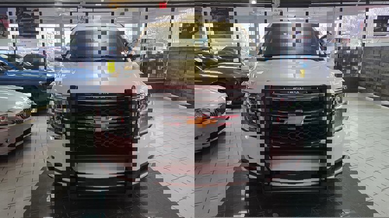 Used 2019 Chevrolet Tahoe 4WD w/ Enhanced Driver Alert Package image 3