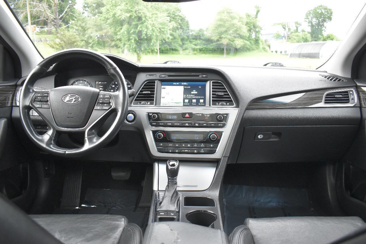 Used 2015 Hyundai Sonata Limited w/ Option Group 06 image 19