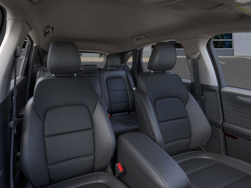 New 2026 Ford Escape SE w/ Class II Trailer Tow Package image 10