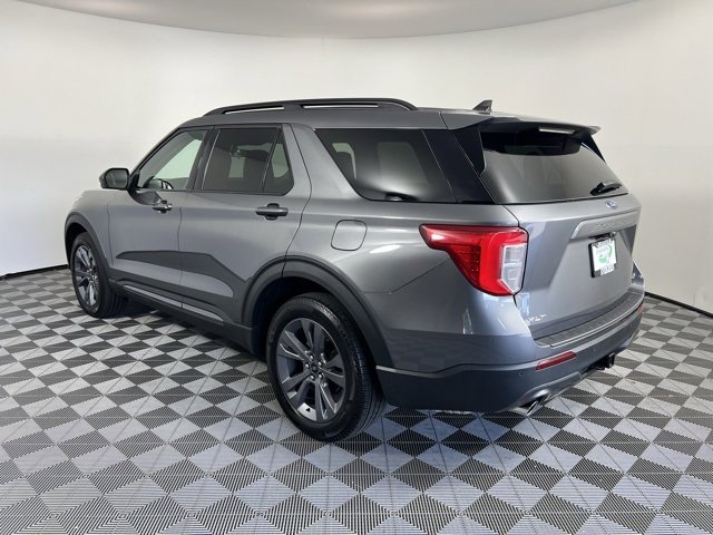 Used 2023 Ford Explorer XLT w/ XLT Sport Appearance Package image 7