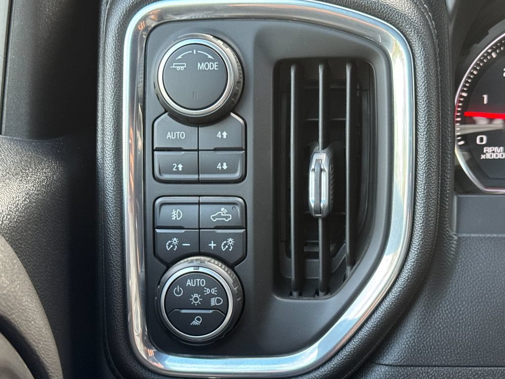 Used 2021 Chevrolet Silverado 2500 LTZ w/ LTZ Convenience Package AWD/4WD image 33