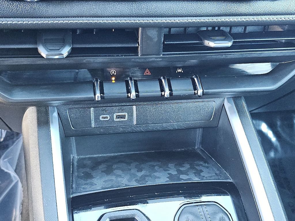 Used 2023 Chevrolet Colorado LT w/ LT Convenience Package image 31