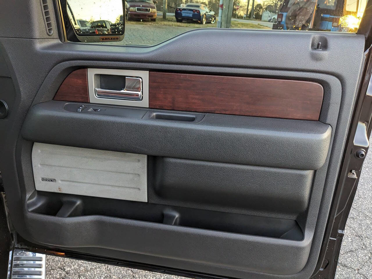 Used 2013 Ford F150 King Ranch w/ King Ranch Luxury Pkg image 31