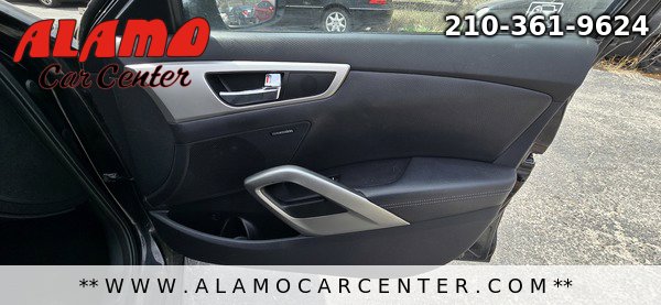 Used 2012 Hyundai Veloster w/ Style Pkg image 16