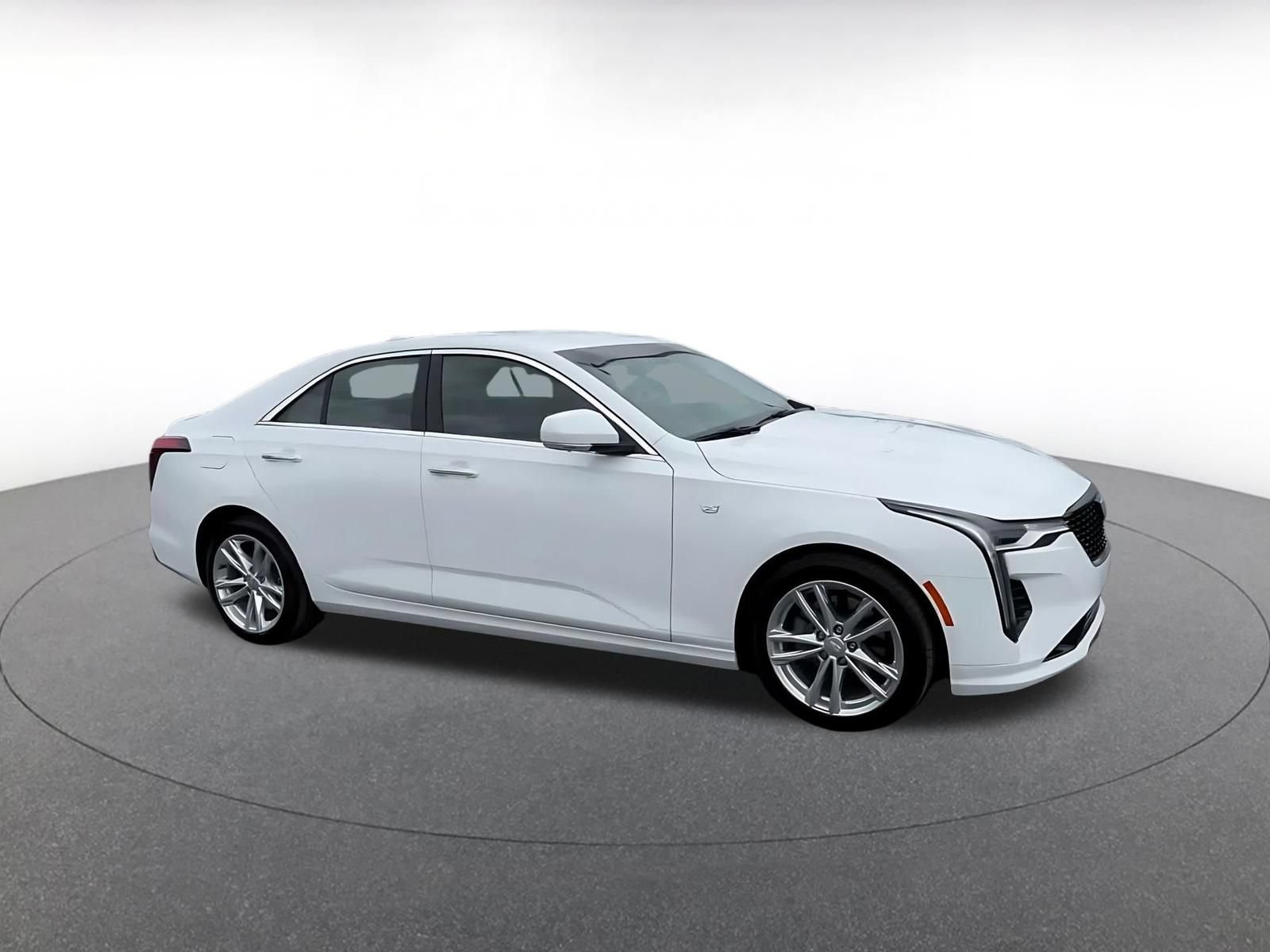 Used 2026 Cadillac CT4 Luxury RWD image 2