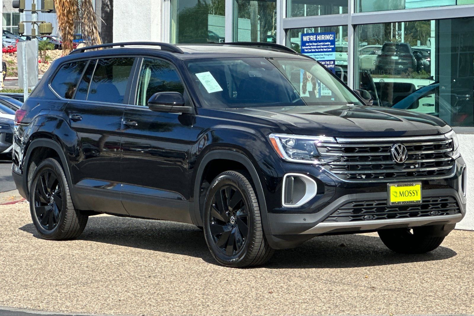 New 2026 Volkswagen Atlas SE image 2