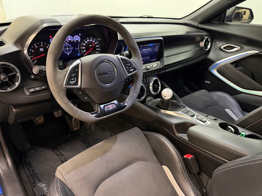 Used 2019 Chevrolet Camaro SS RWD image 18