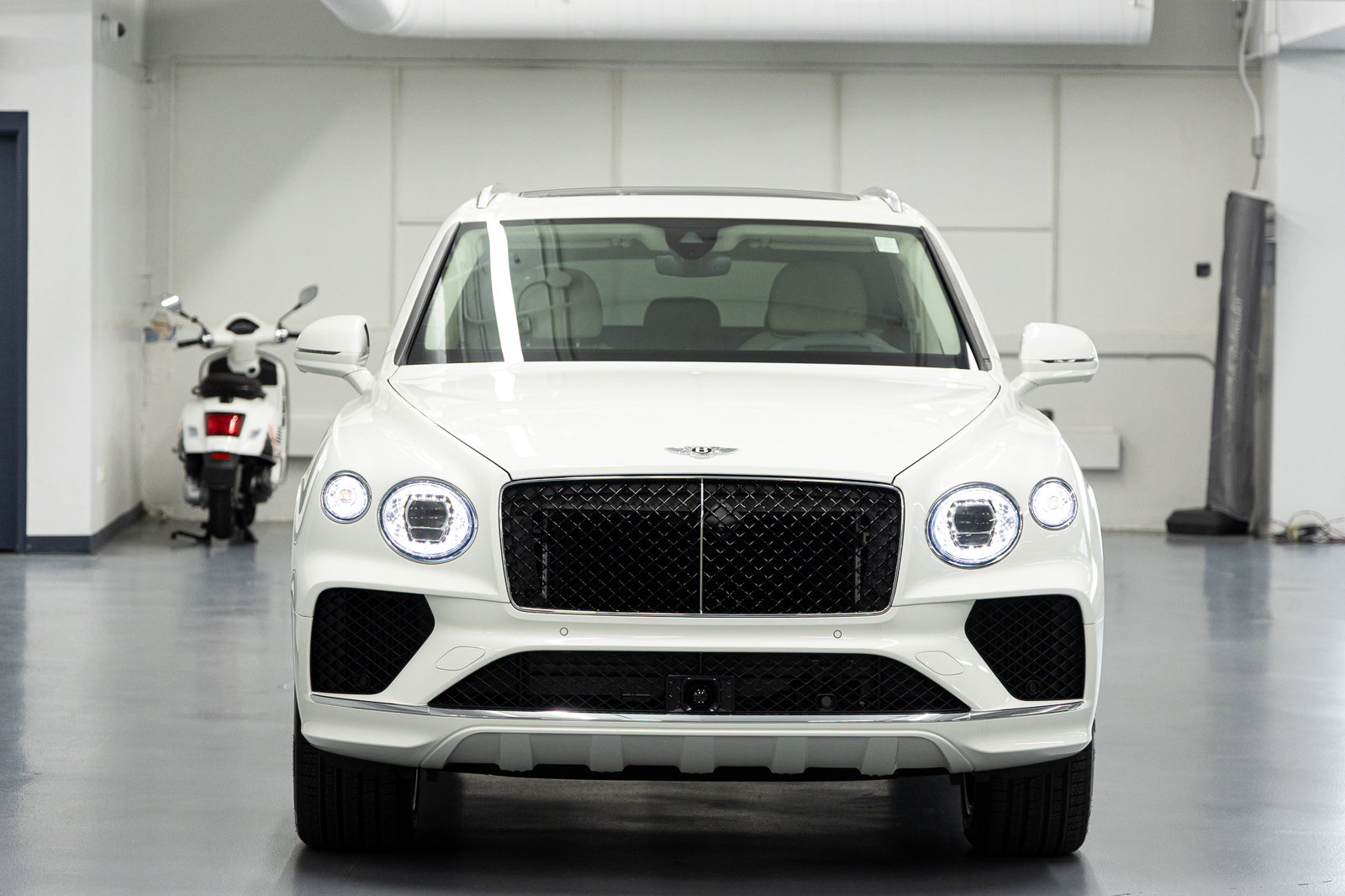 New 2026 Bentley Bentayga AWD/4WD image 7