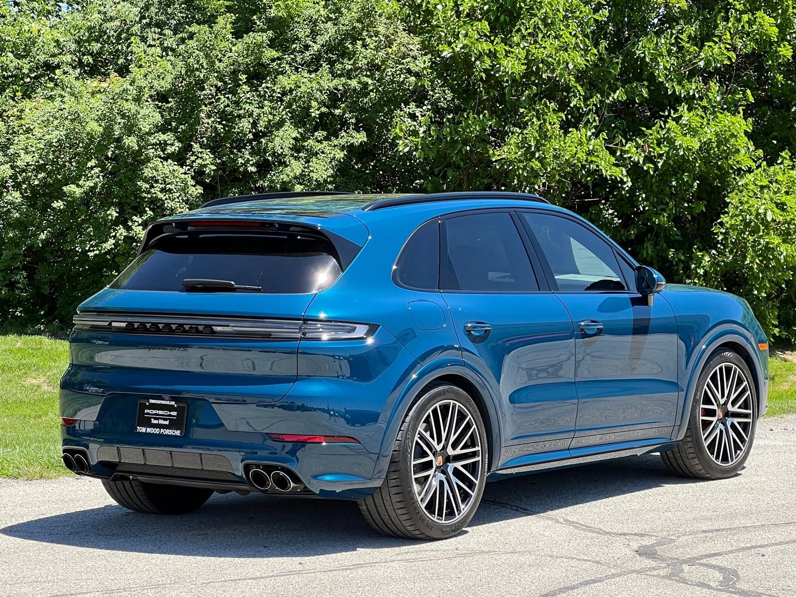 Certified 2025 Porsche Cayenne GTS AWD/4WD image 6