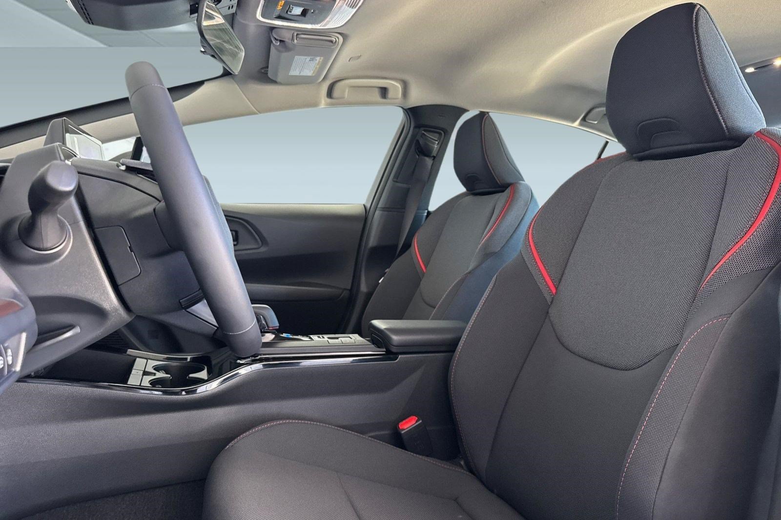 New 2027 Toyota Prius Plug-In Hybrid FWD image 5