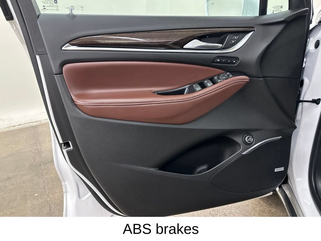 Used 2018 Buick Enclave Avenir w/ Avenir Technology Package AWD/4WD image 39