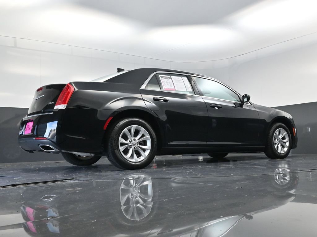 Used 2023 Chrysler 300 Touring image 19
