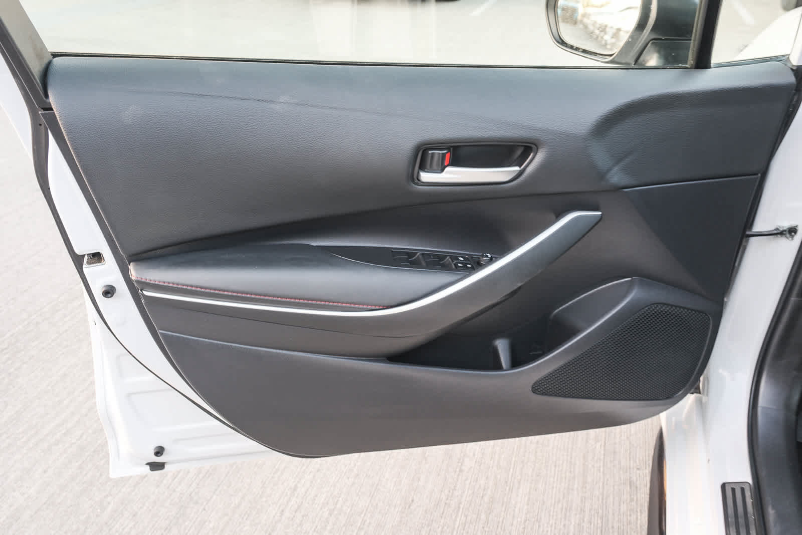 Certified 2024 Toyota Corolla SE w/ SE Package FWD image 23