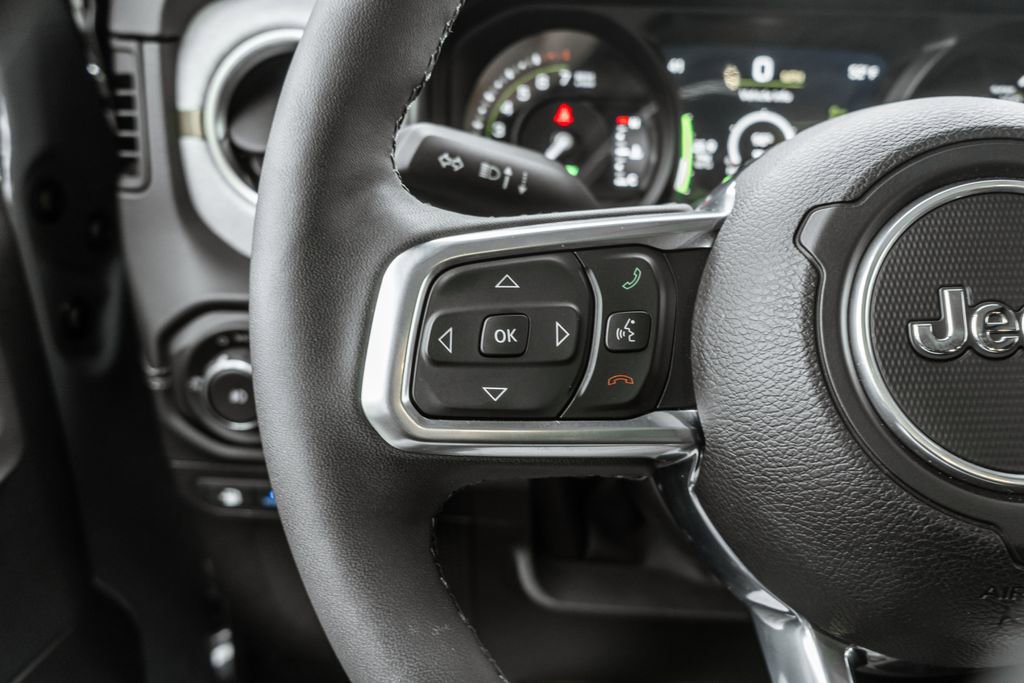 Used 2025 Jeep Wrangler Unlimited Sahara image 26