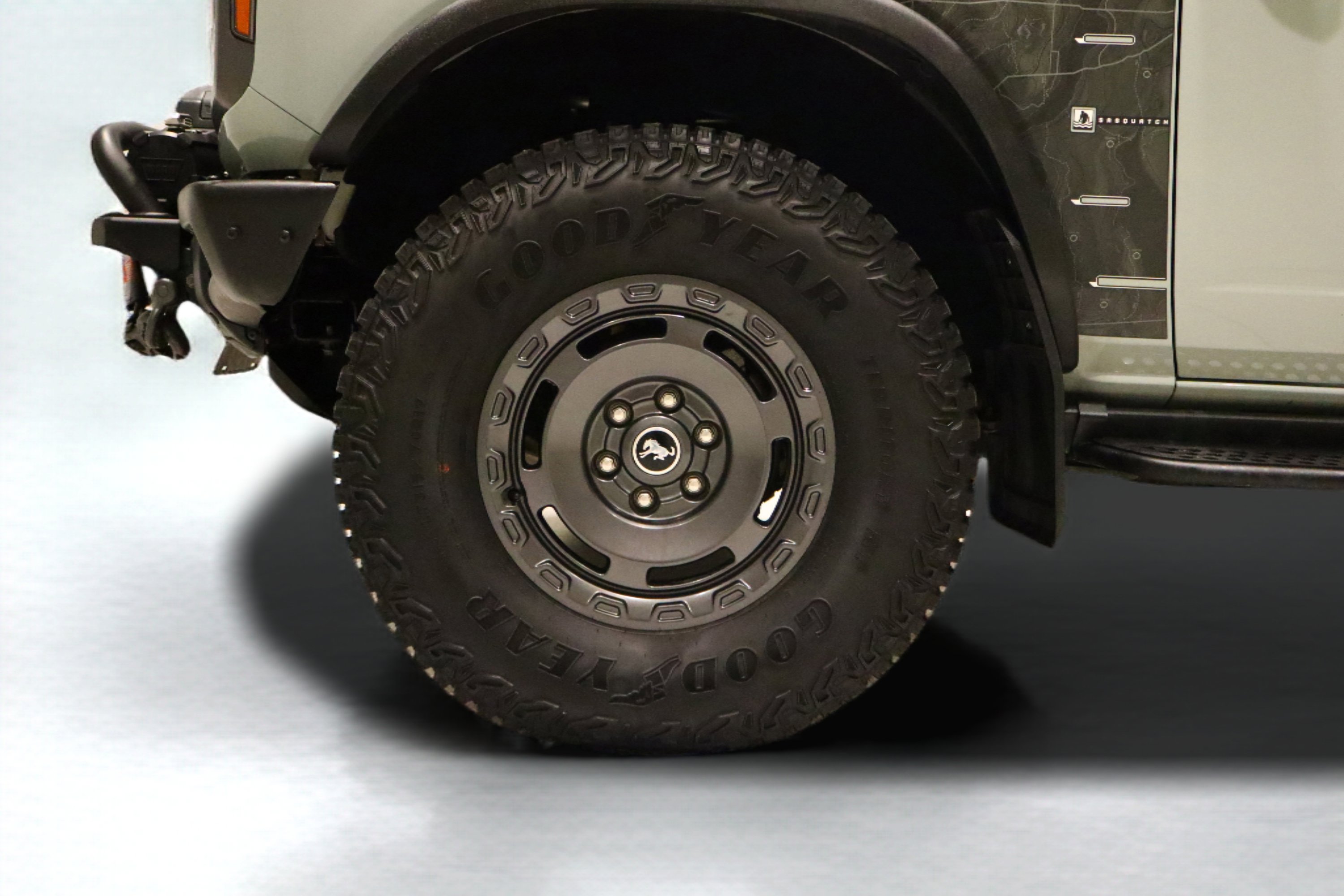 Used 2023 Ford Bronco Everglades image 7