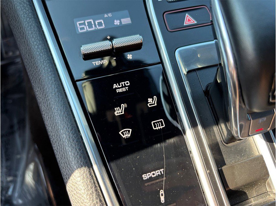 Used 2018 Porsche Panamera 4S image 34