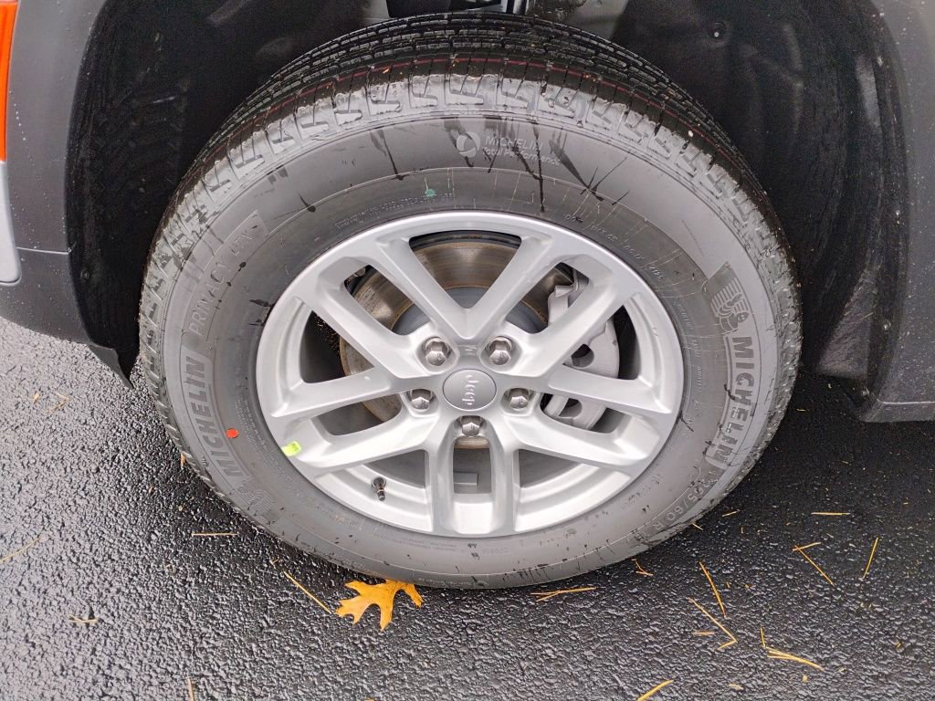 New 2025 Jeep Grand Cherokee 4WD image 9