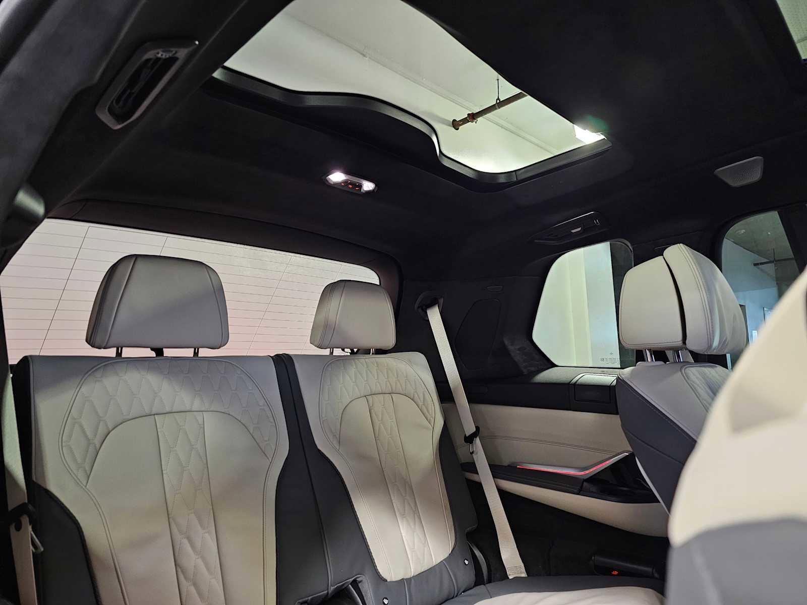 New 2026 BMW X7 M60i image 45