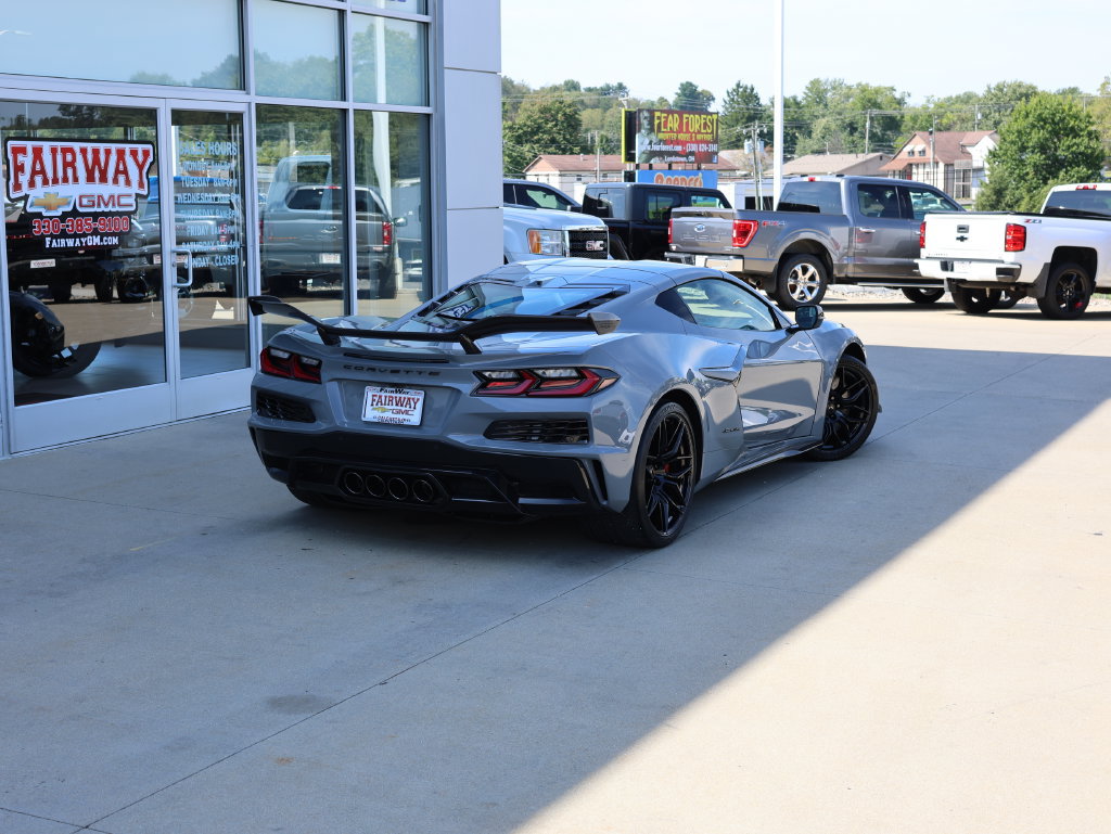 Used 2025 Chevrolet Corvette Z06 w/ Z07 Performance Package RWD image 44