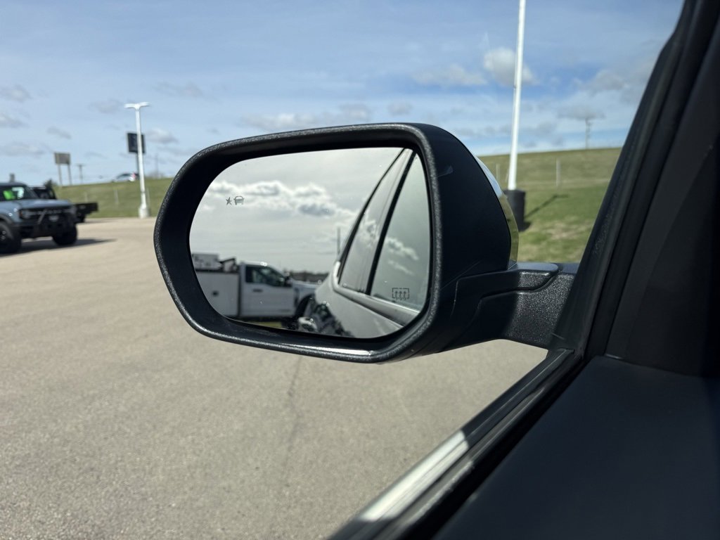 Used 2024 GMC Acadia Elevation image 36