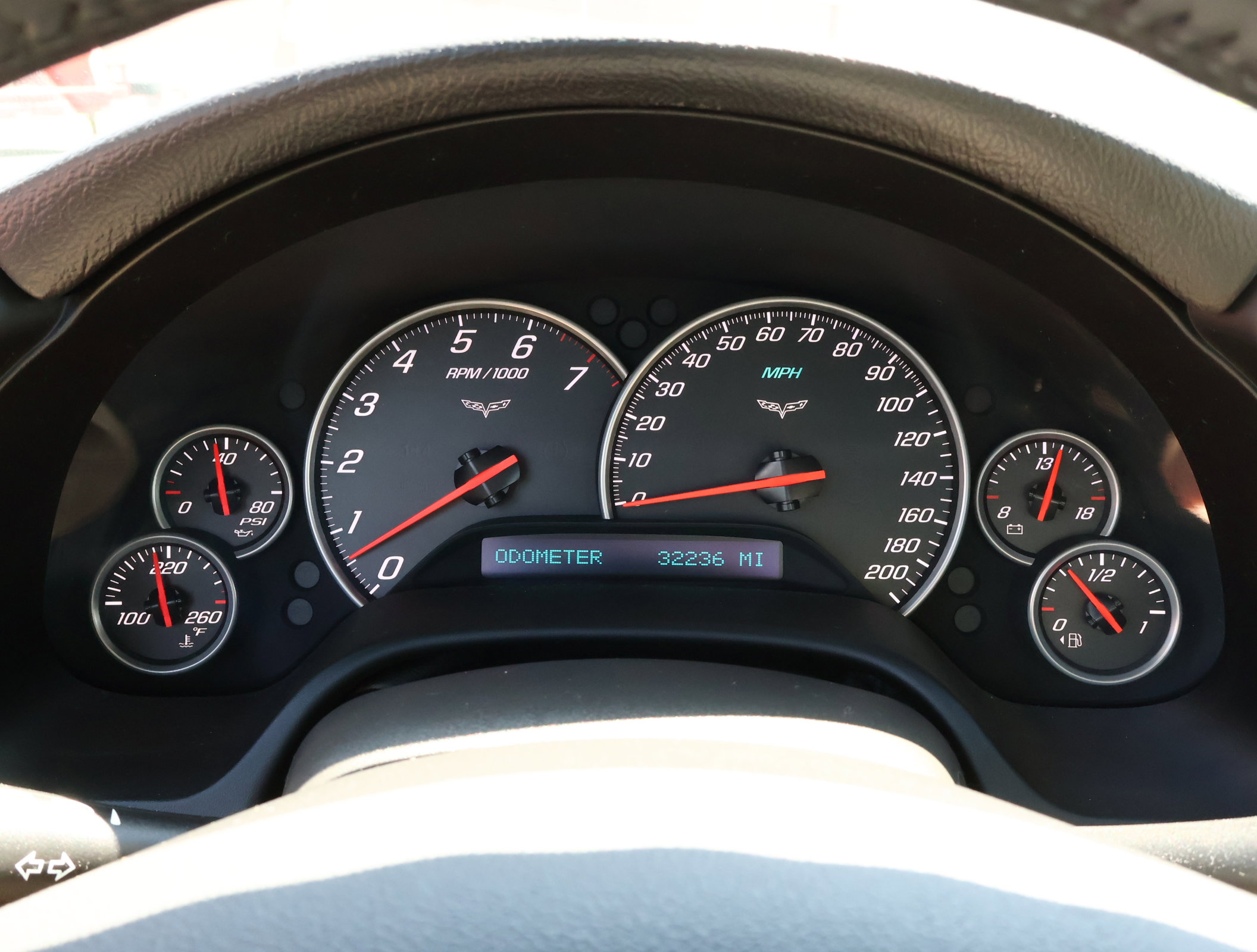 Used 2008 Chevrolet Corvette Coupe w/ Z51 Performance Package RWD image 12